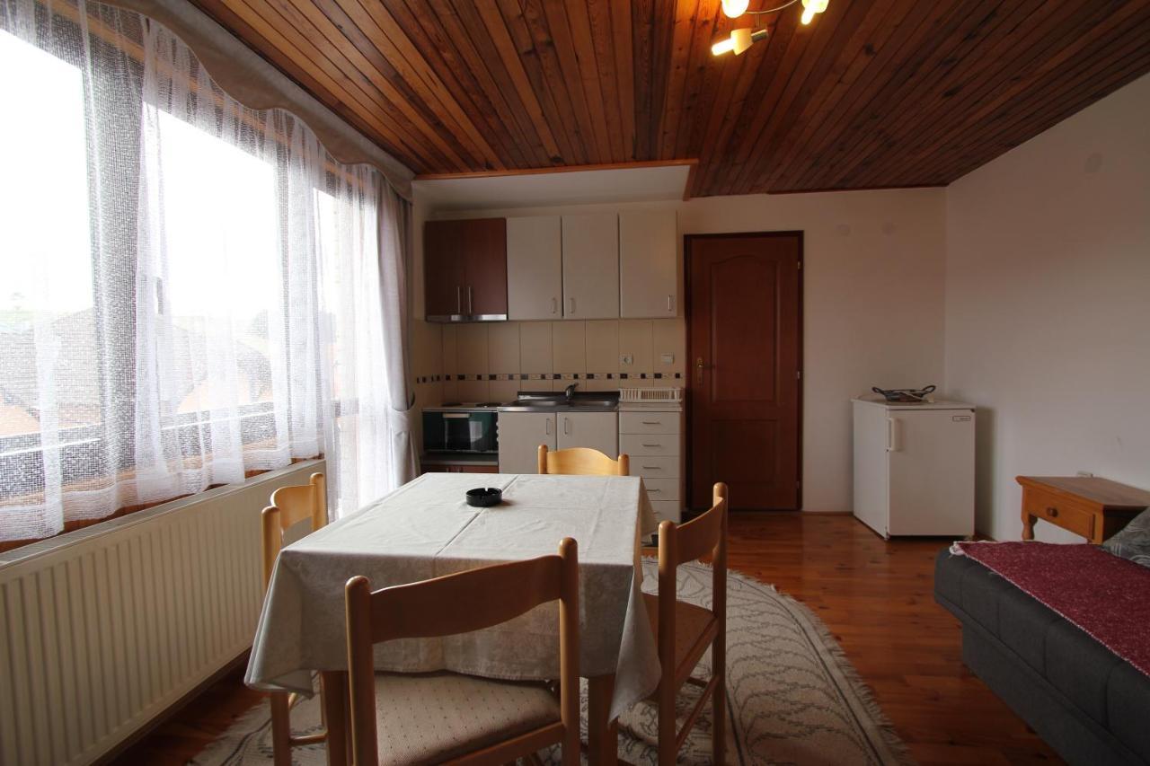 Apartmani Visnja ซลาตีบอร์ ภายนอก รูปภาพ